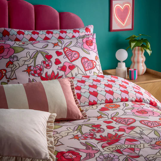 Glass Hearts Printed Duvet Cover Set in Pink