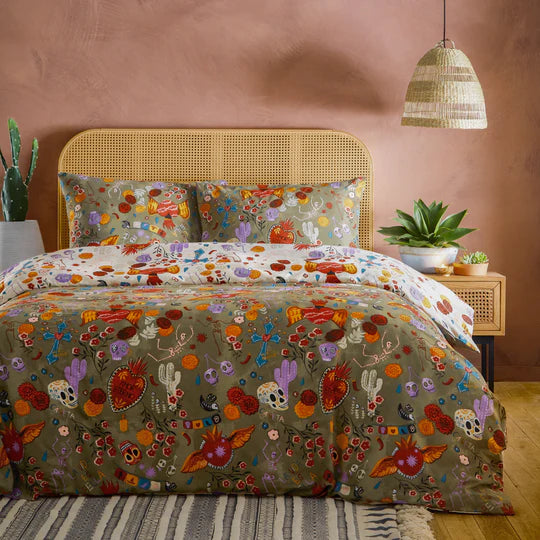 La Vida Festive Reversible Duvet Set